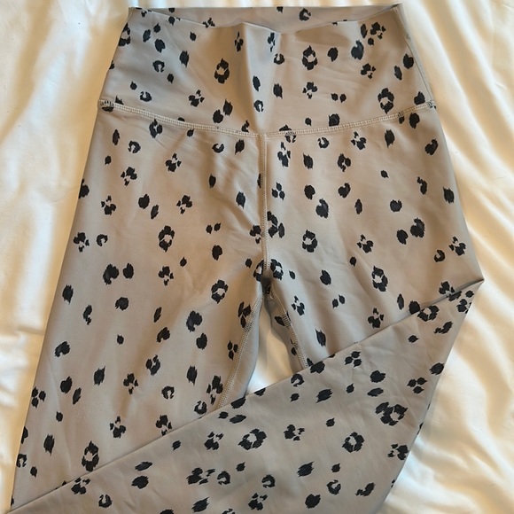 Leopard Taupe Workout Leggings - Picture 1 of 2
